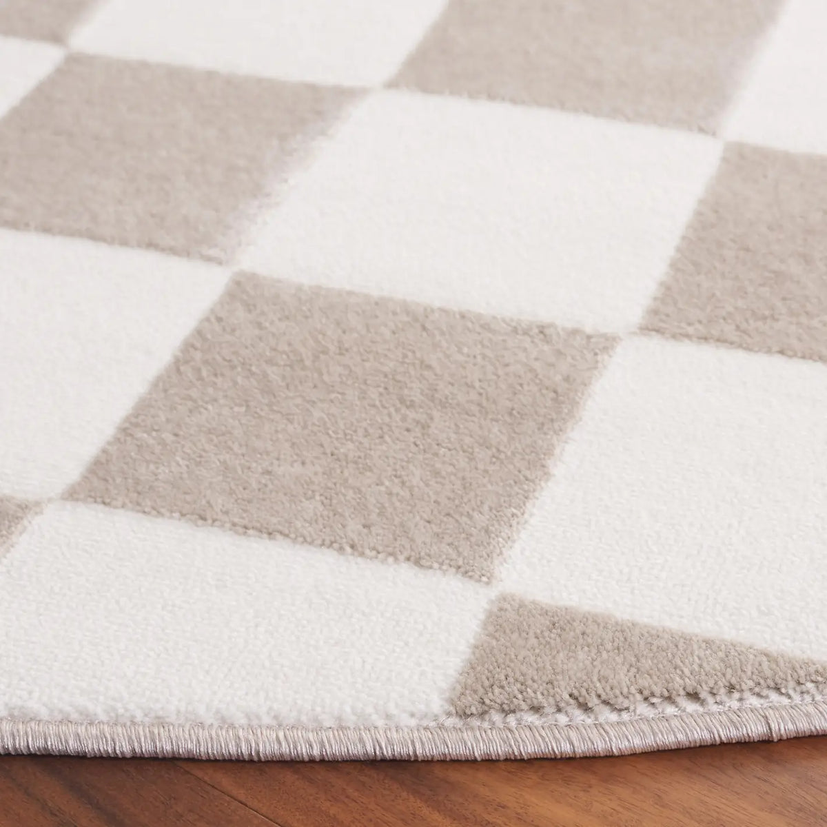 Safavieh Groove 6'-7" x 6'-7" Rug in Ivory / Beige