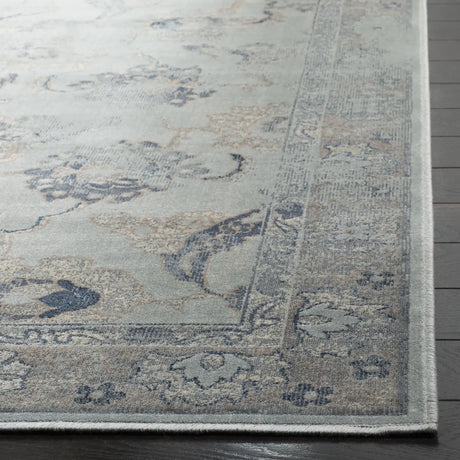 Safavieh Vintage 4'-0" x 5'-7" Rug in Light Blue