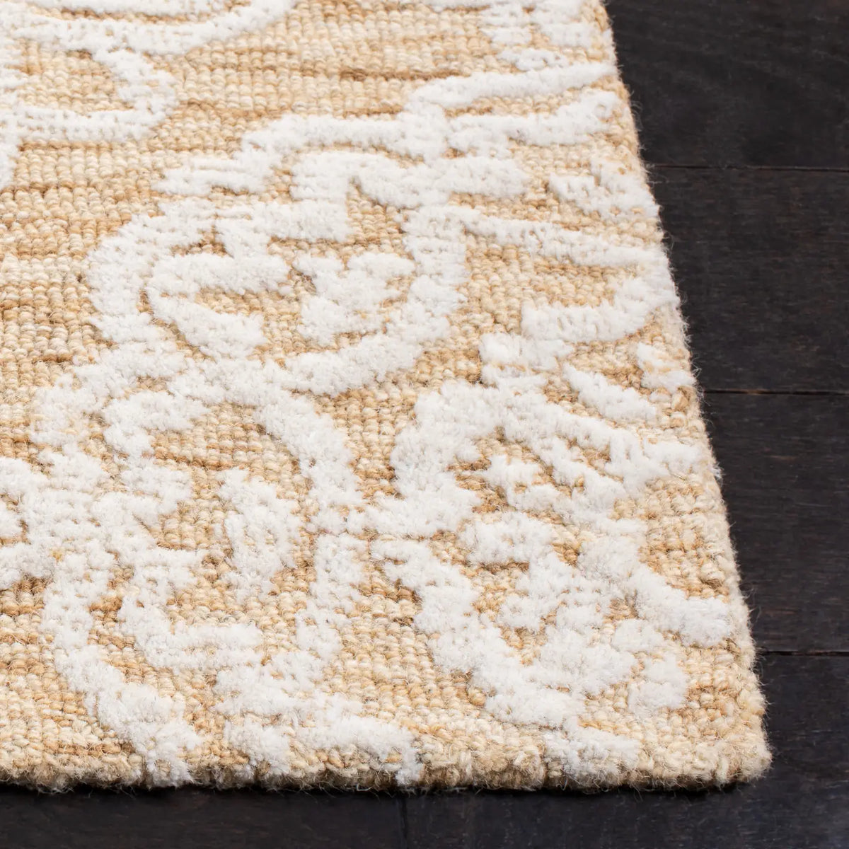 Safavieh Metro 4'-0" x 6'-0" Rug in Gold / Ivory