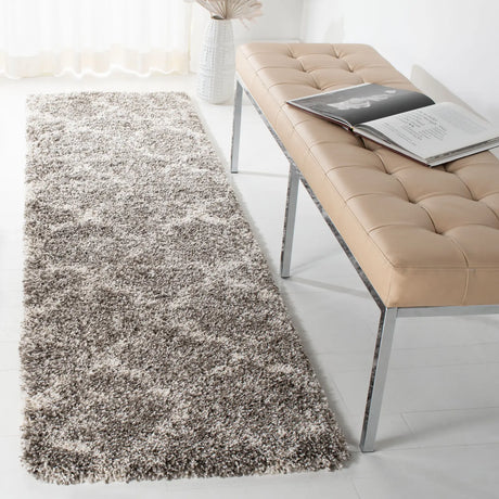 Safavieh Hudson Shag 2'-3" x 8'-0" Rug in Grey / Ivory