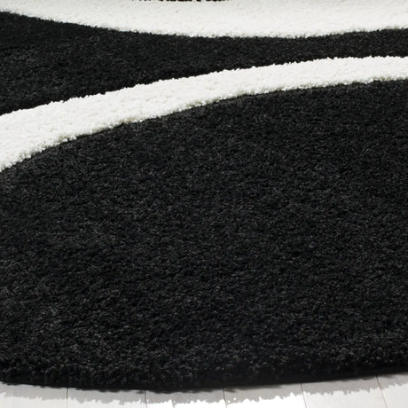 Safavieh Florida Shag 5'-0" x 5'-0" Rug in Black / Ivory