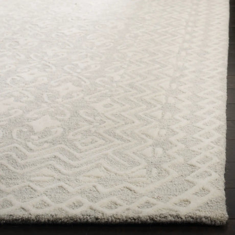 Safavieh Blossom 4'-0" x 6'-0" Rug in Grey / Ivory