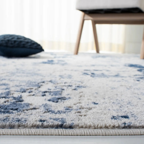 Safavieh Skyler 4'-5" x 6'-5" Rug in Grey / Navy