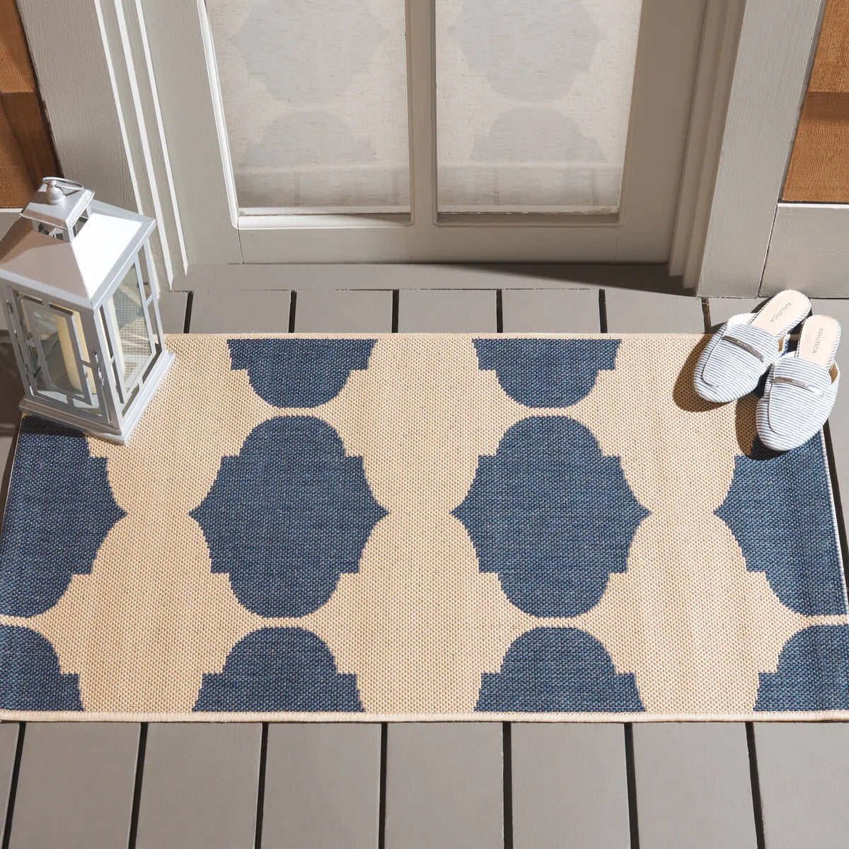 Safavieh Courtyard 2'-0" x 3'-7" Rug in Beige / Blue