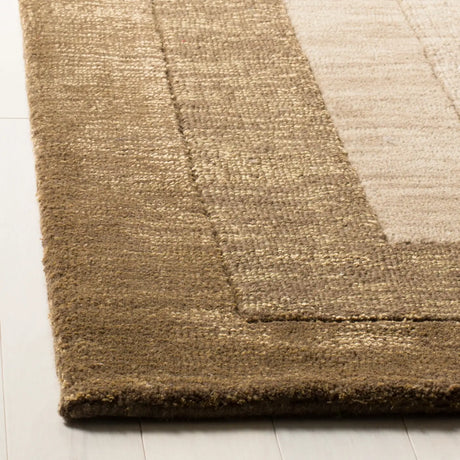 Safavieh Impressions 4'-0" x 6'-0" Rug in Beige / Brown