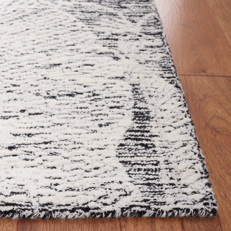 Safavieh Metro 4'-0" x 6'-0" Rug in Black / Ivory