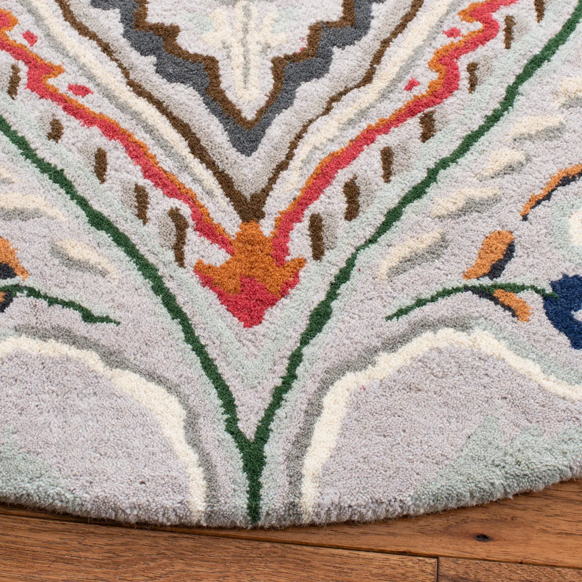 Safavieh Bella 5'-0" x 5'-0" Rug in Grey / Red