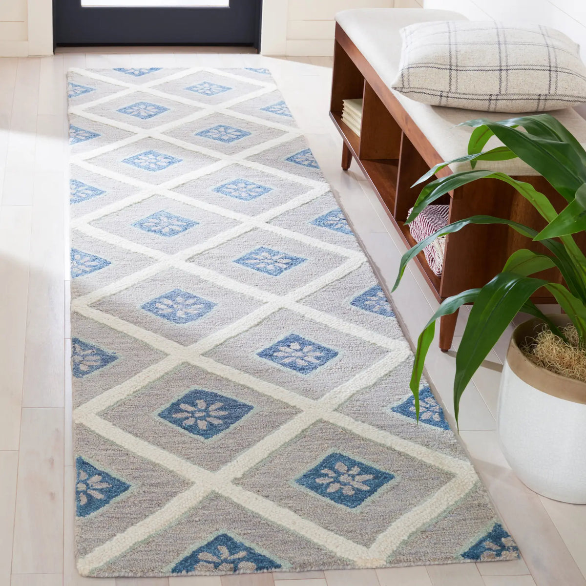 Safavieh Metro 2'-3" x 9'-0" Rug in Blue / Ivory