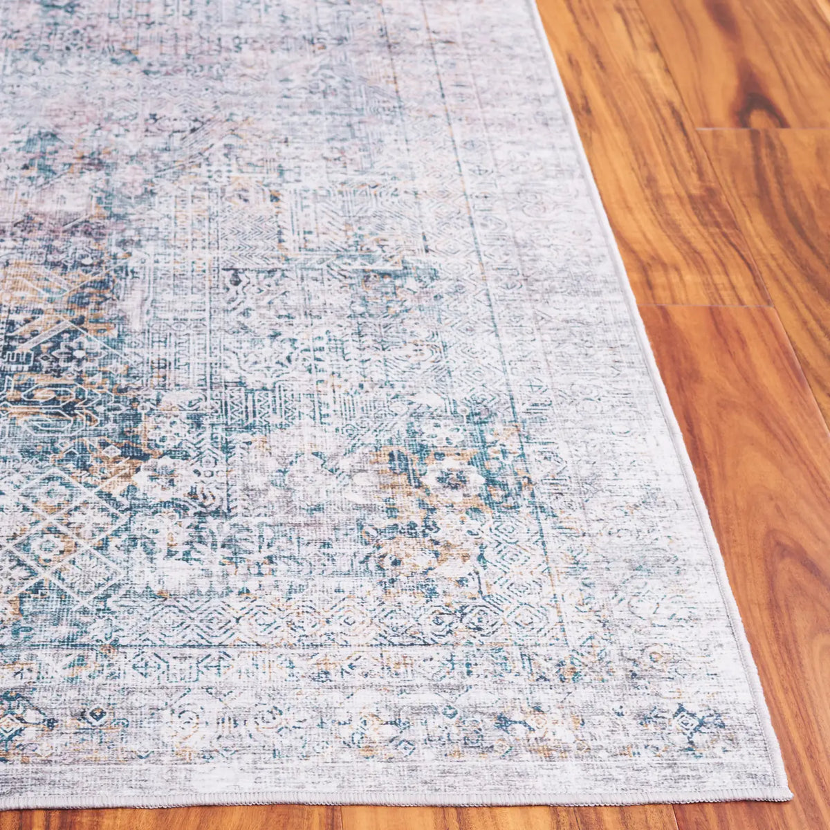 Safavieh Arizona 4'-0" x 6'-0" Rug in Dark Green / Beige
