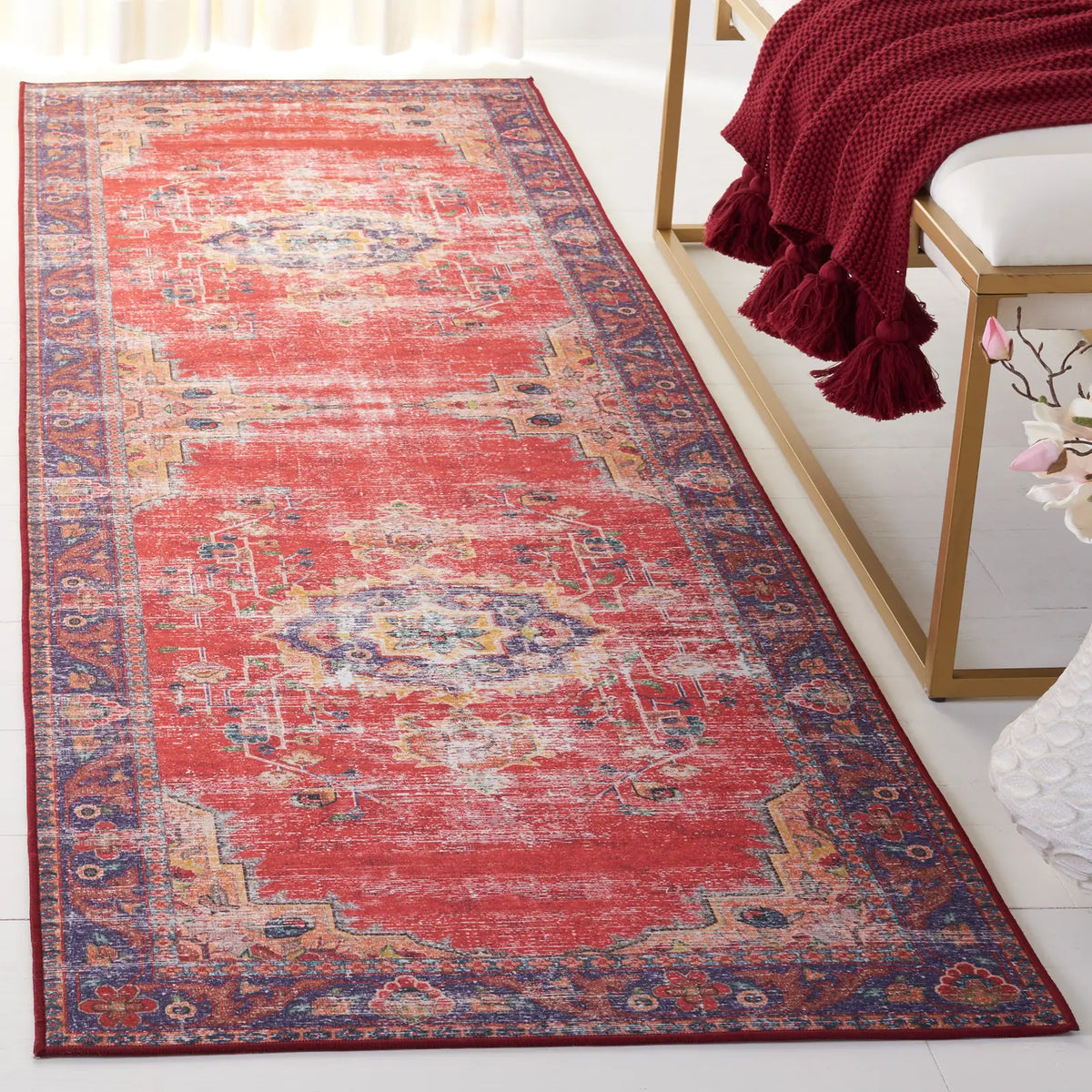 Safavieh Tucson 2'-6" x 8'-0" Rug in Red / Navy