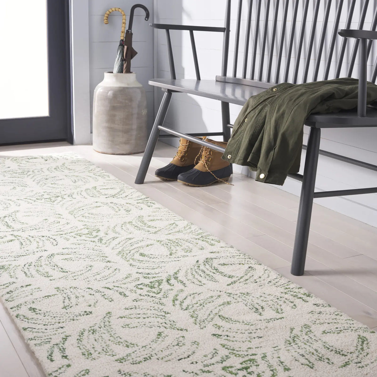 Safavieh Martha Stewart 300 2'-3" x 8'-0" Rug in Ivory / Green