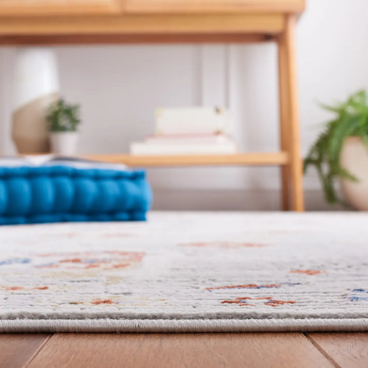 Safavieh Eternal 4'-0" x 6'-0" Rug in Grey / Blue Rust