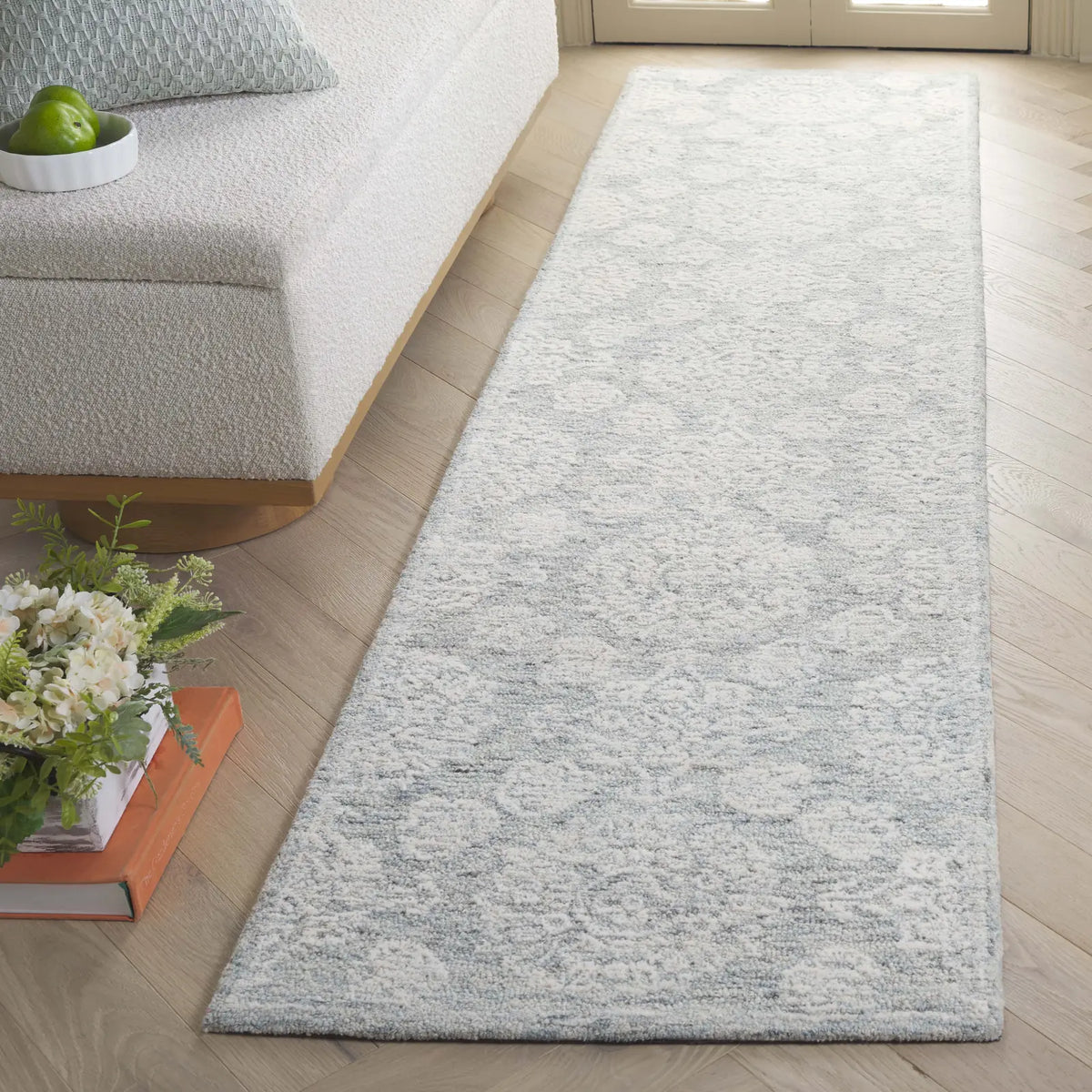 Safavieh Ebony 2'-3" x 9'-0" Rug in Ivory / Light Grey