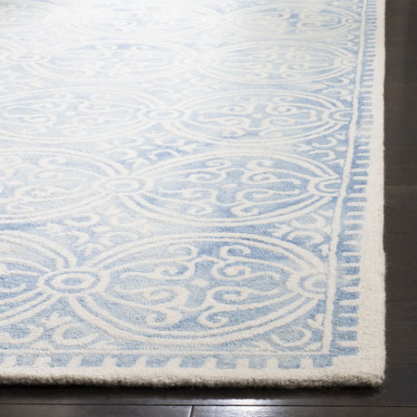 Safavieh Dip Dye 4'-0" x 6'-0" Rug in Blue / Ivory