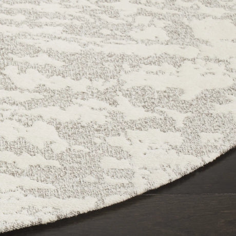 Safavieh Marbella 6'-0" x 6'-0" Rug in Light Grey / Ivory