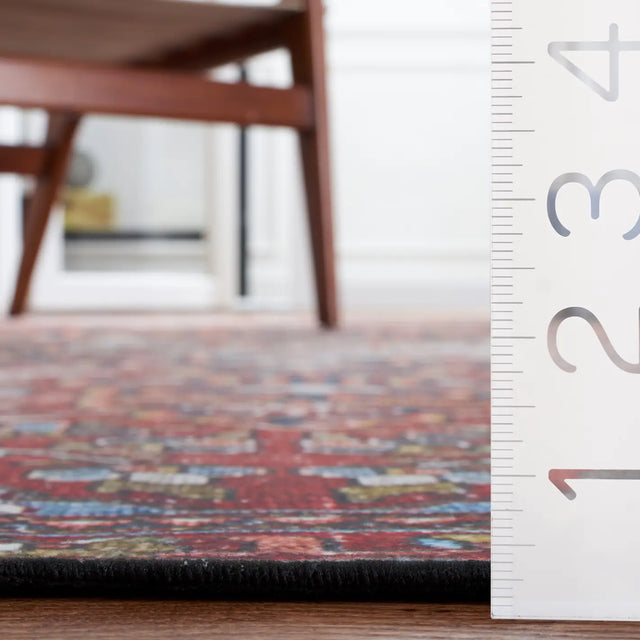 Safavieh Tucson 4'-0" x 6'-0" Rug in Red / Blue