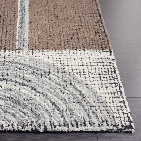 Safavieh Fifth Avenue 5'-0" x 8'-0" Rug in Ivory / Grey