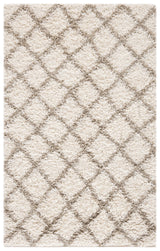 Safavieh Sgd-Dallas Shag 3'-0" x 5'-0" Rug in Ivory / Beige