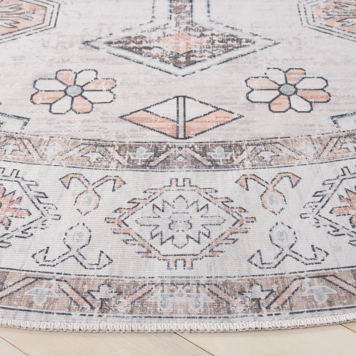 Safavieh Arizona 6'-0" x 6'-0" Rug in Beige / Taupe