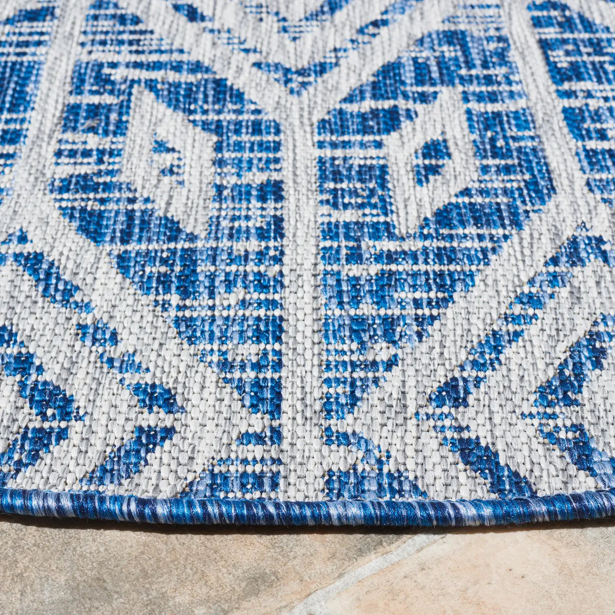Safavieh Courtyard 6'-7" x 6'-7" Rug in Navy / Grey