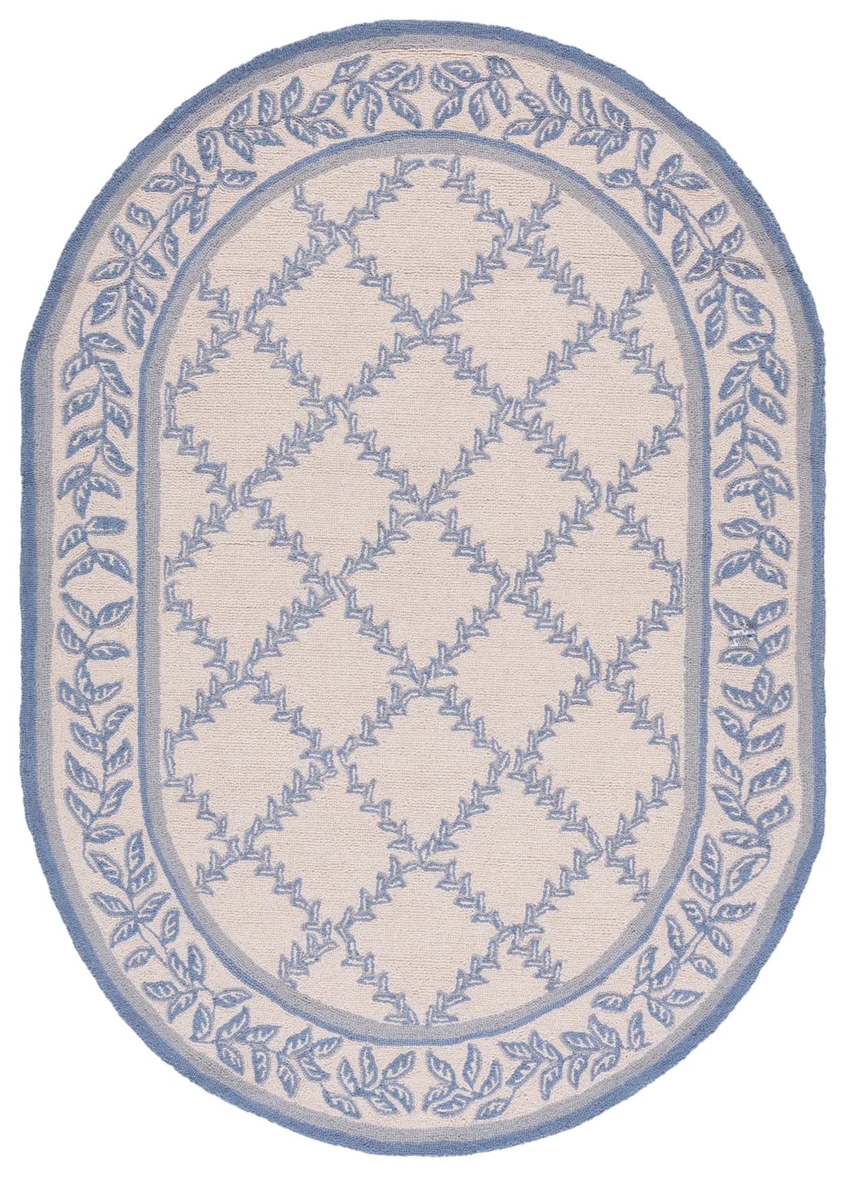 Safavieh Chelsea 4'-6" x 6'-6" Rug in Ivory / Light Blue