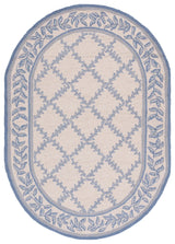 Safavieh Chelsea 4'-6" x 6'-6" Rug in Ivory / Light Blue