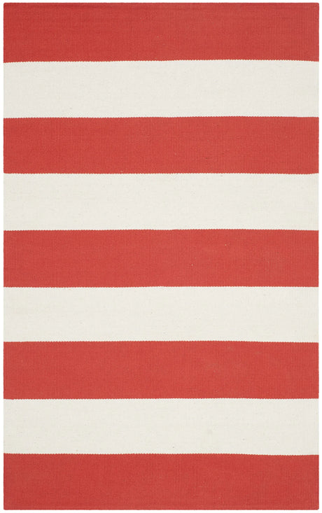 Safavieh Montauk 2'-6" x 4'-0" Rug in Rust / Ivory