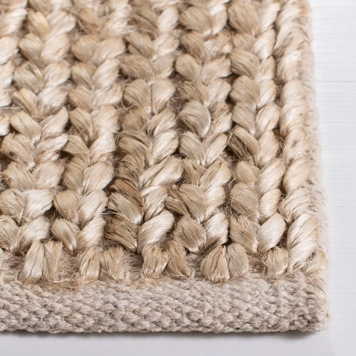 Safavieh Kilim 4'-0" x 6'-0" Rug in Natural / Beige