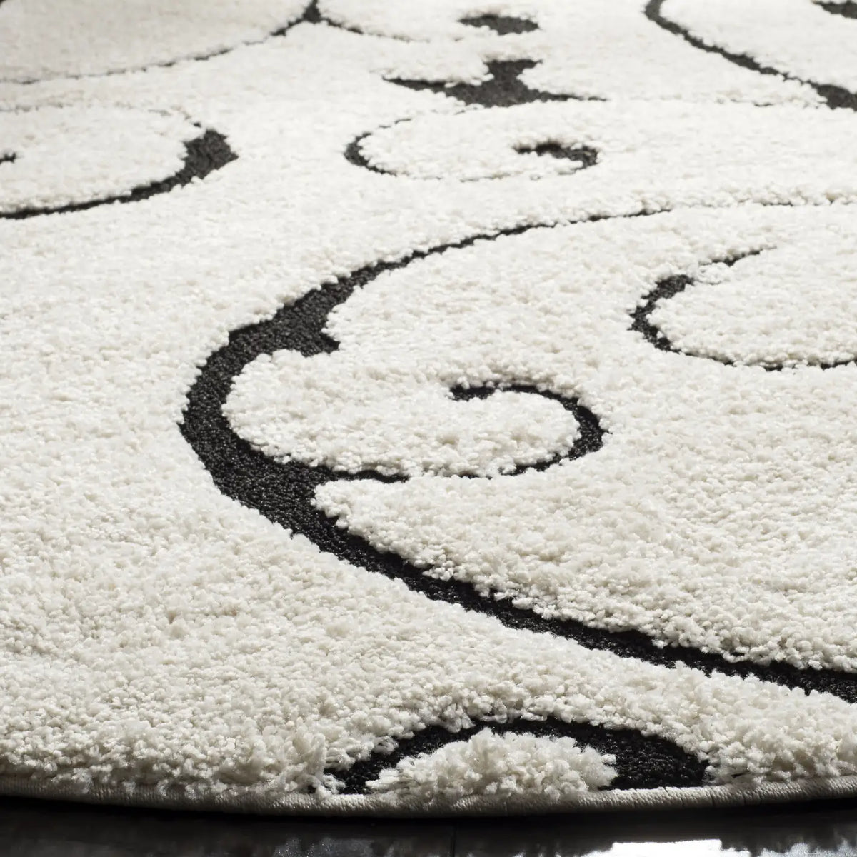 Safavieh Florida Shag 10'-0" x 10'-0" Rug in Ivory / Black