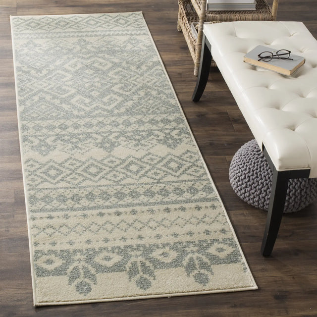 Safavieh Adirondack 2'-6" x 10'-0" Rug in Ivory / Slate