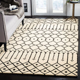 Safavieh Himalaya 4'-0" x 6'-0" Rug in Ivory / Black