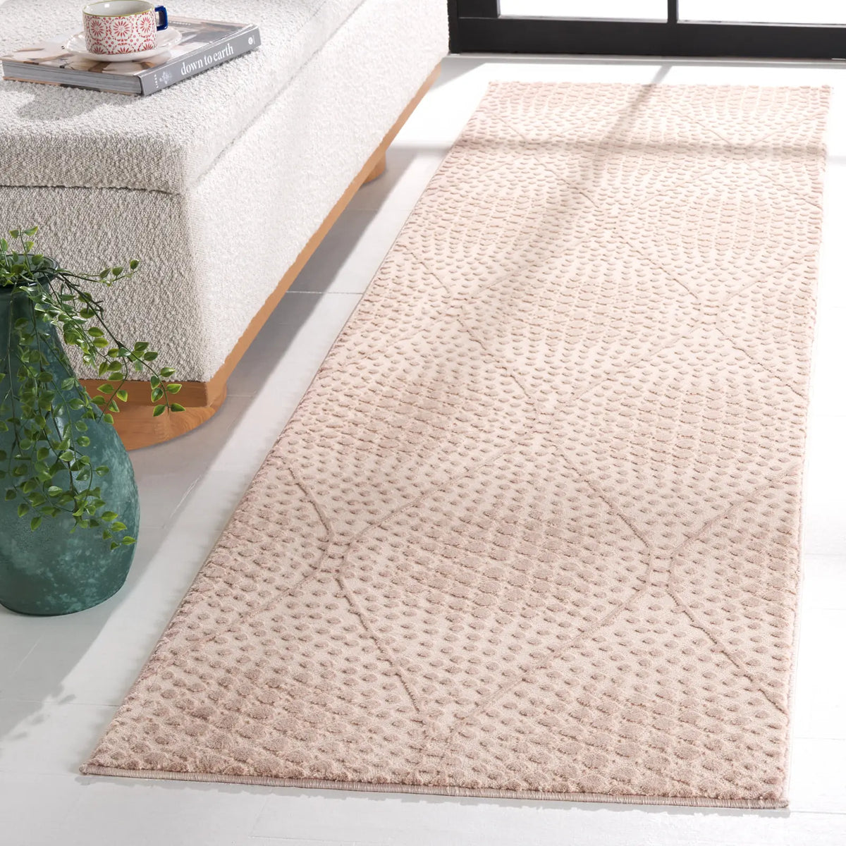 Safavieh Revive 2'-3" x 8'-0" Rug in Pink