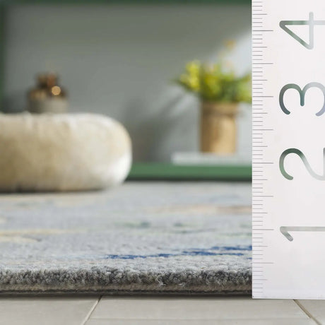 Safavieh Blossom 4'-0" x 6'-0" Rug in Grey / Blue