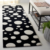 Safavieh Cambridge 2'-3" x 8'-0" Rug in Black / Ivory