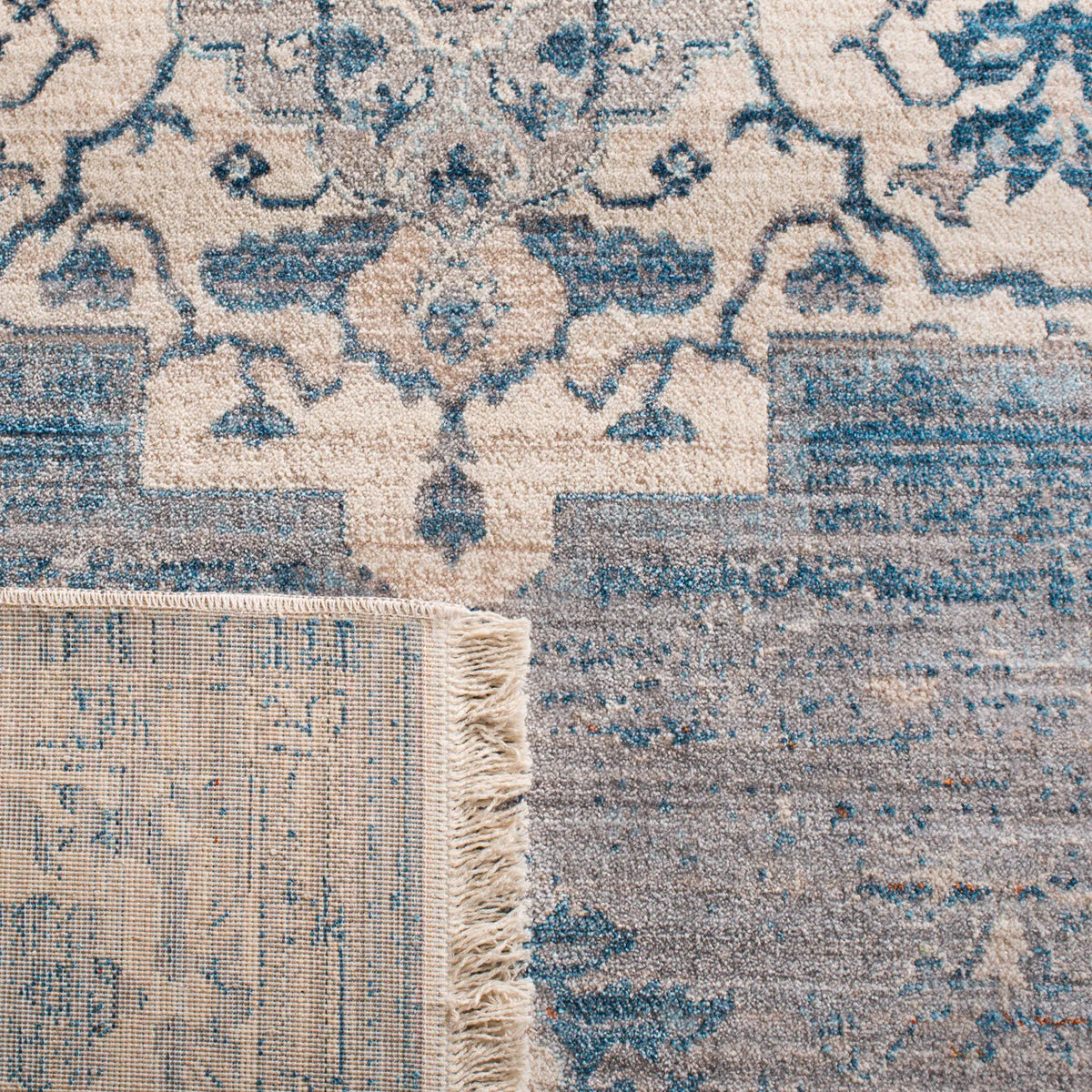 Safavieh Vintage Persian 4'-0" x 6'-0" Rug in Grey / Blue