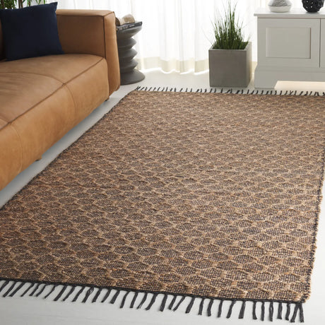 Safavieh Cape Cod 4'-0" x 6'-0" Rug in Charcoal / Natural