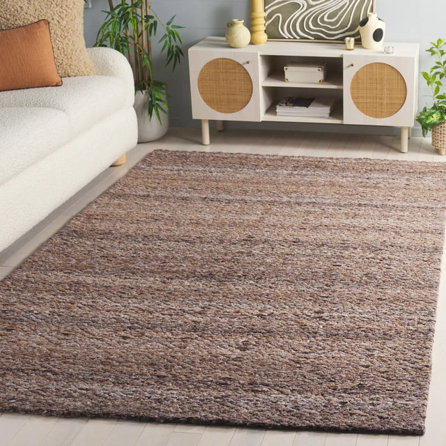 Safavieh Harvest 4'-0" x 6'-0" Rug in Brown
