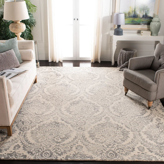 Safavieh Dip Dye 8'-0" x 10'-0" Rug in Silver / Ivory