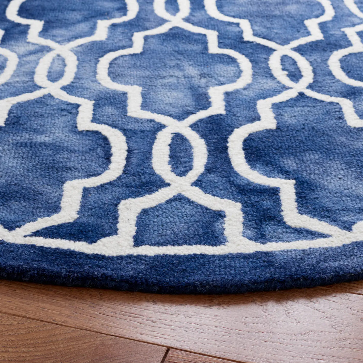 Safavieh Dip Dye 7'-0" x 7'-0" Rug in Navy / Ivory