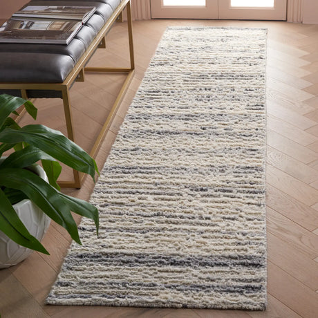 Safavieh Casablanca 2'-3" x 9'-0" Rug in Grey / Ivory
