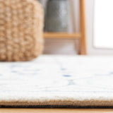 Safavieh Micro-Loop 4'-0" x 6'-0" Rug in Ivory / Sage