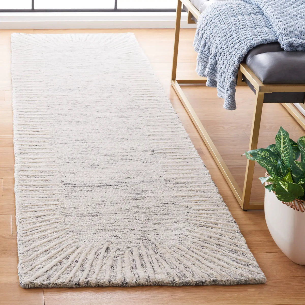 Safavieh Abstract 2'-3" x 10'-0" Rug in Grey / Ivory