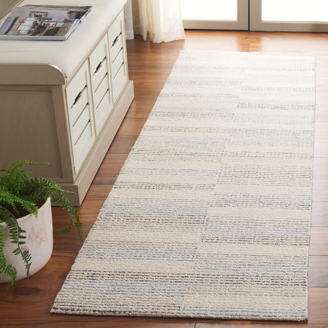 Safavieh Ebony 2'-3" x 8'-0" Rug in Ivory / Blue
