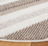 Safavieh Lotus 6'-7" x 6'-7" Rug in Ivory / Beige