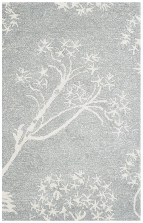 Safavieh Bella 2'-6" x 4'-0" Rug in Light Blue / Ivory