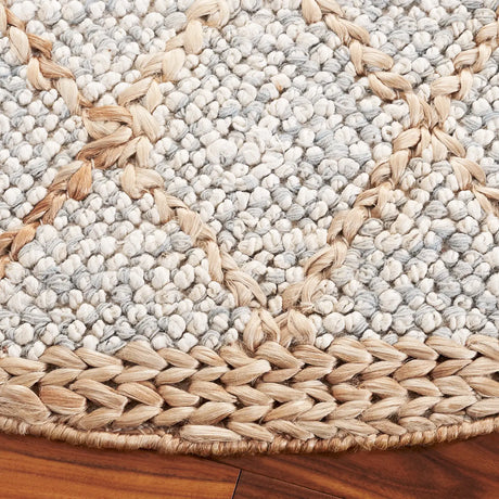 Safavieh Natural Fiber 6'-0" x 6'-0" Rug in Grey / Bleach