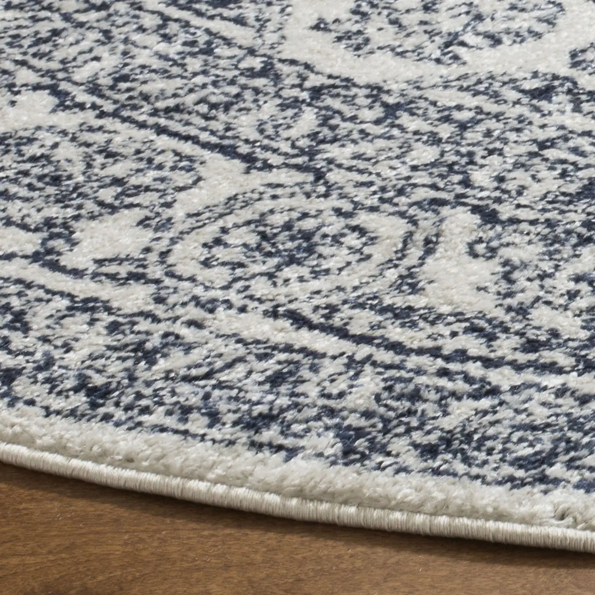 Safavieh Adirondack 6'-0" x 6'-0" Rug in Ivory / Navy
