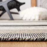 Safavieh Dhurries 5'-0" x 8'-0" Rug in Natural / Black