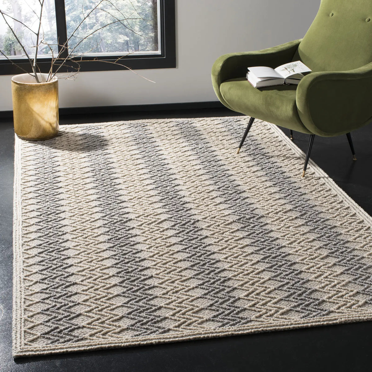 Safavieh Trace 4'-0" x 6'-0" Rug in Blue / Black
