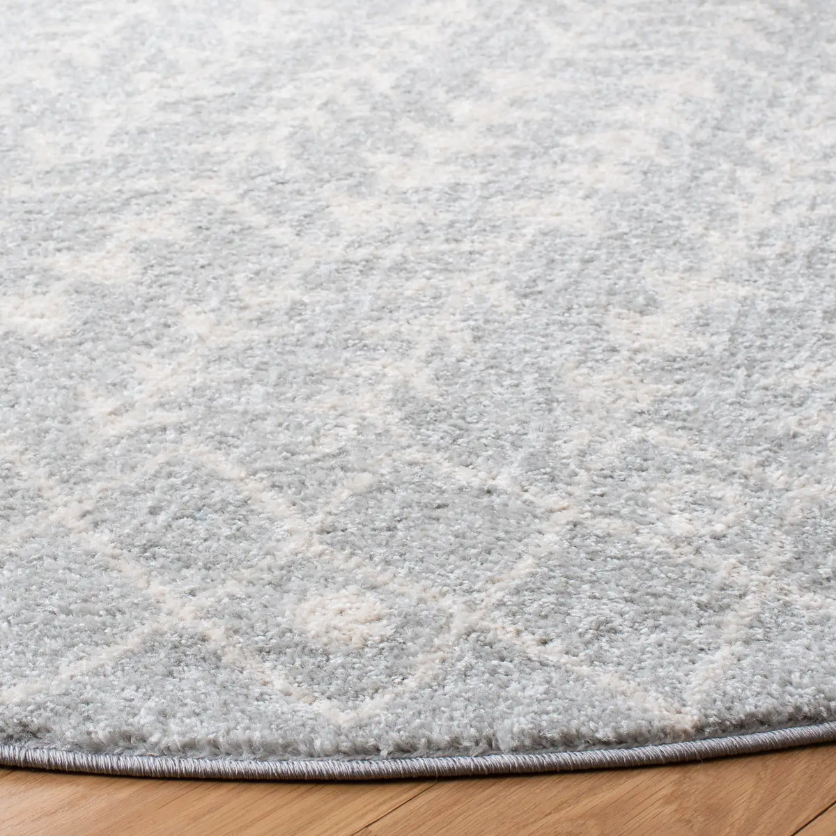 Safavieh Tulum 6'-7" x 6'-7" Rug in Light Grey / Ivory